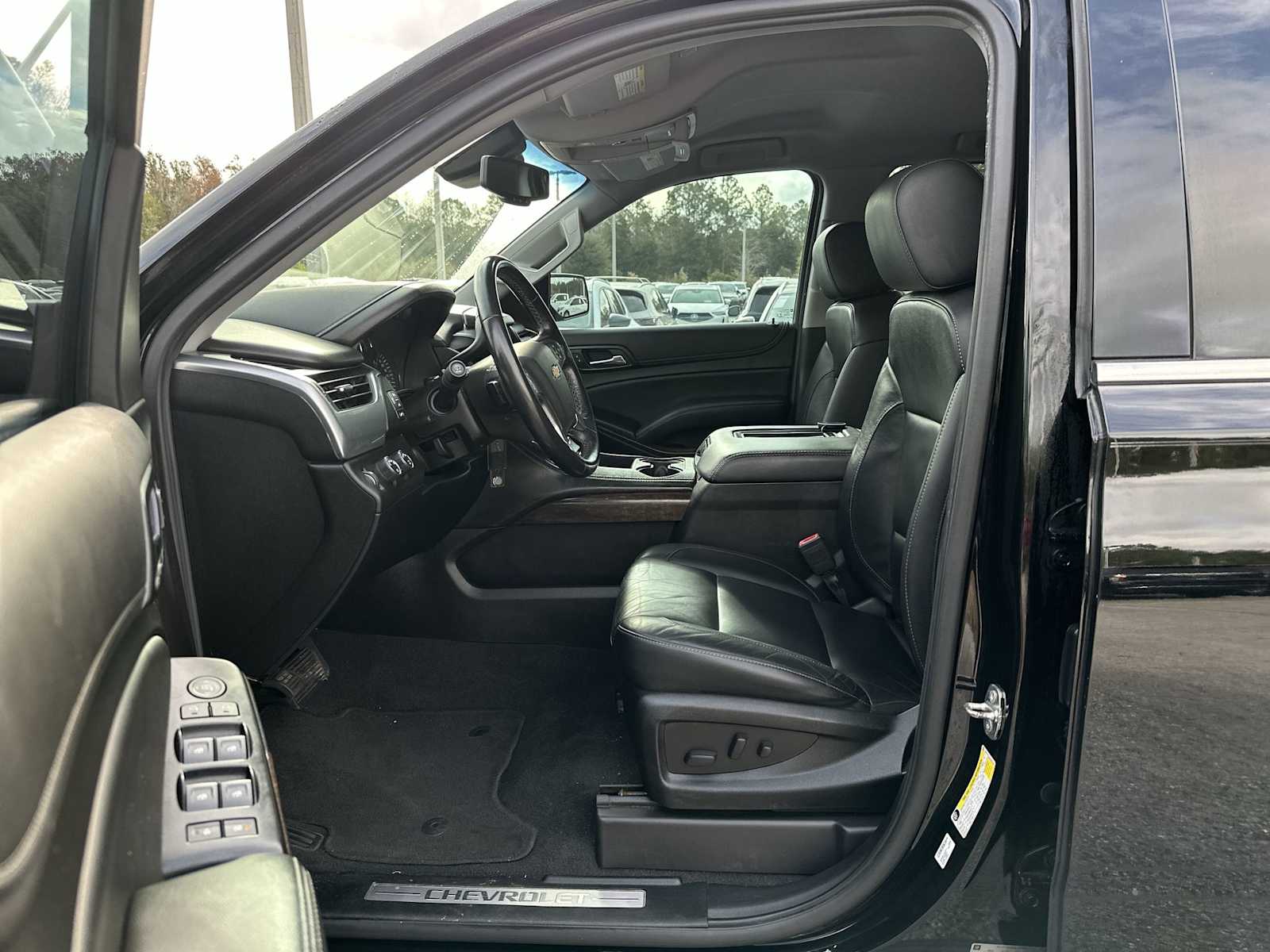 Thumbnail: 2019 Chevrolet Tahoe - 2