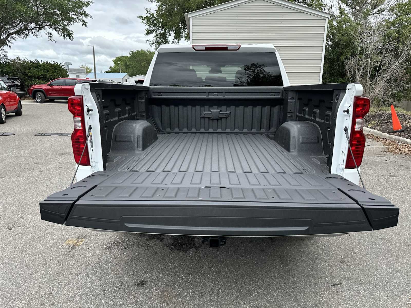 Thumbnail: 2026 Chevrolet Silverado 1500 - 26