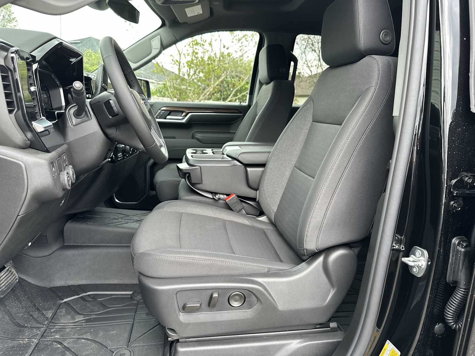 Thumbnail: 2026 Chevrolet Silverado 1500 - 15