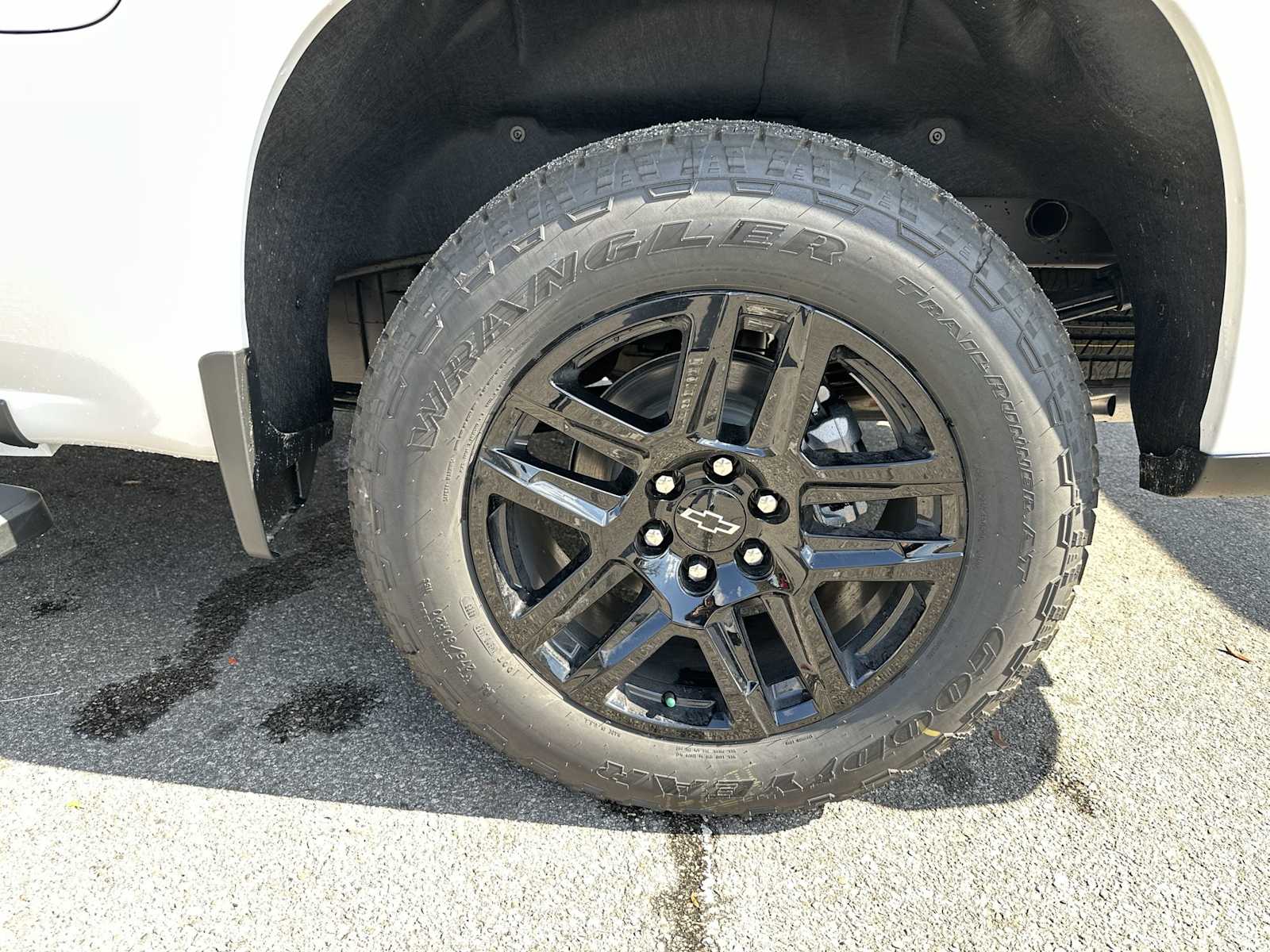 Thumbnail: 2026 Chevrolet Silverado 1500 - 12