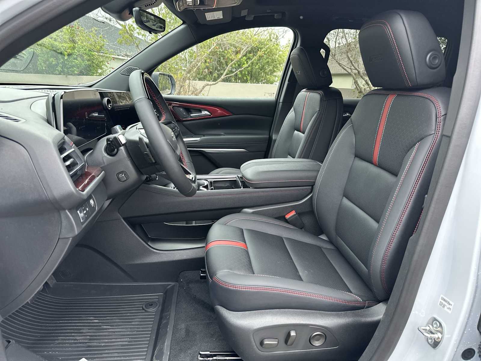 Thumbnail: 2026 Chevrolet Traverse - 16