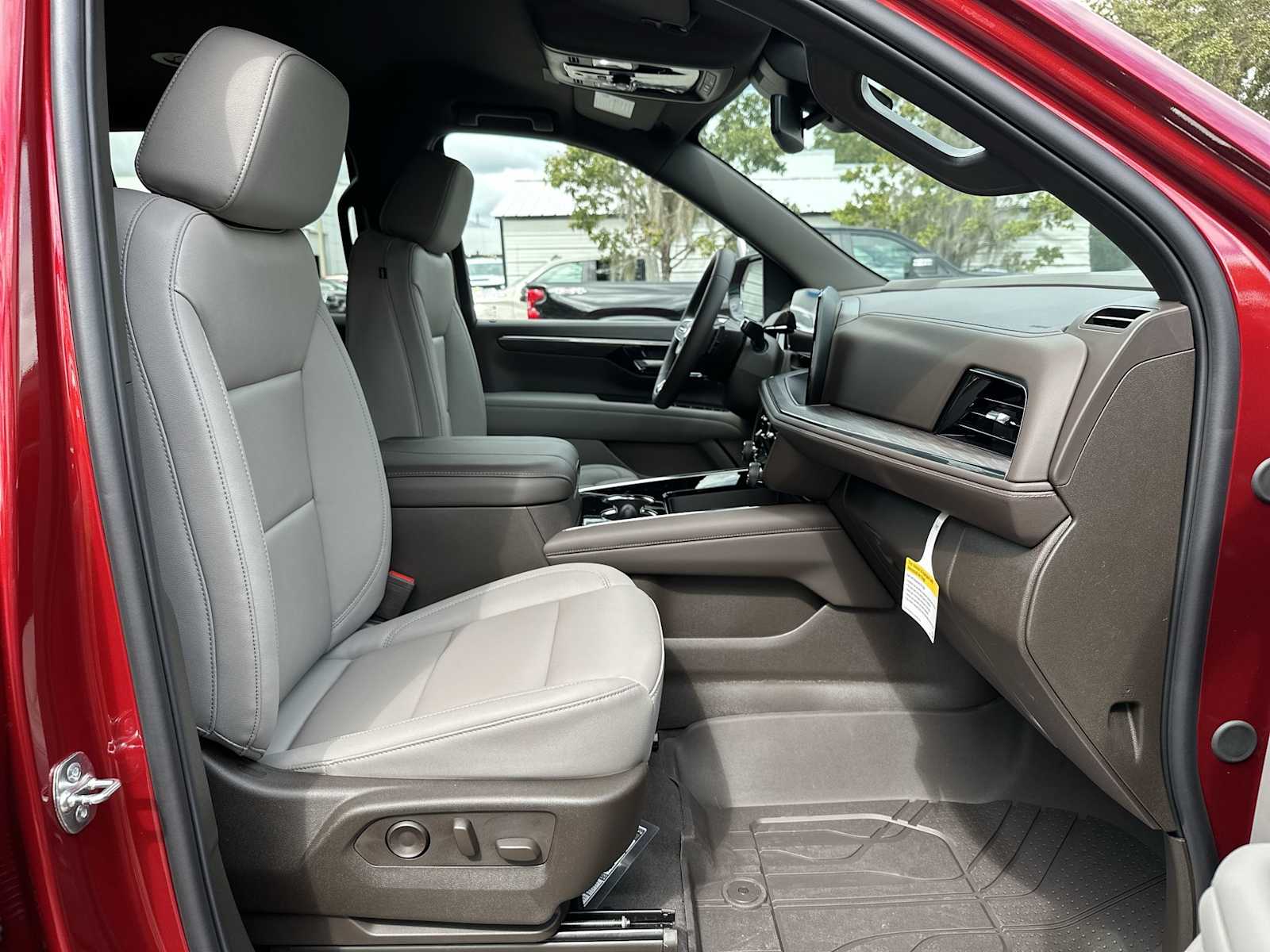 Thumbnail: 2026 Chevrolet Tahoe - 19