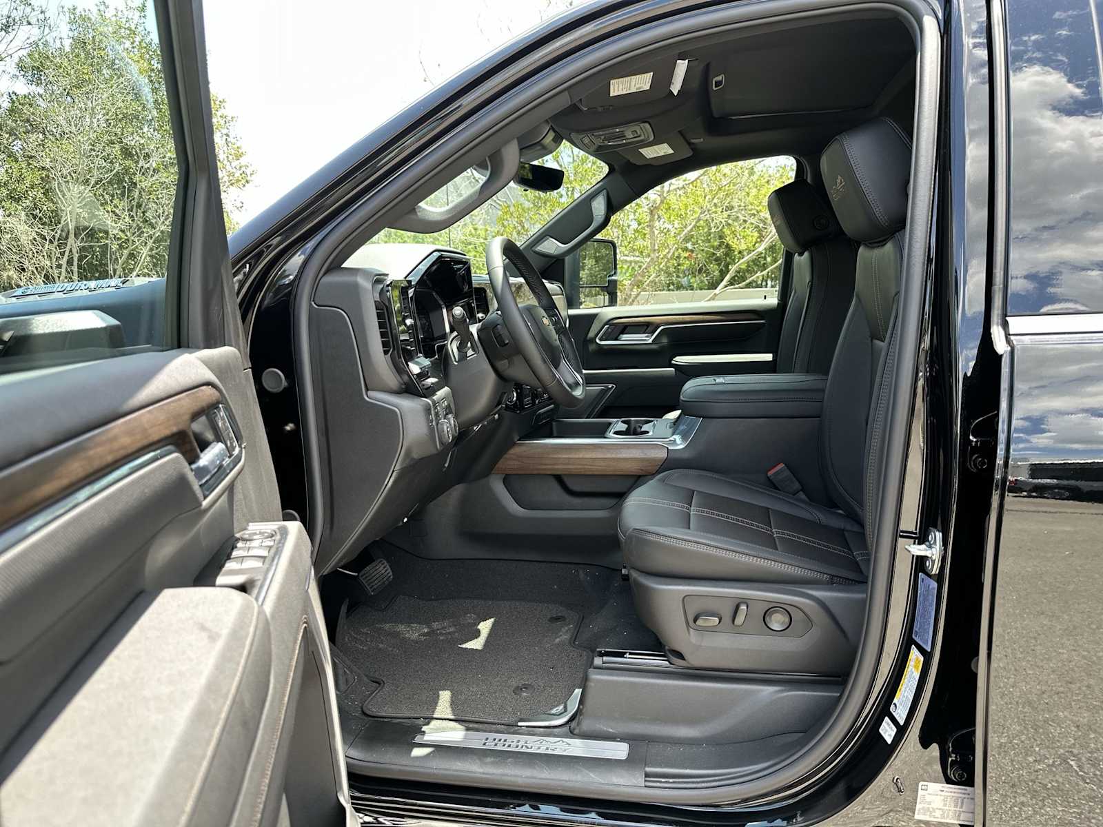 Thumbnail: 2026 Chevrolet Silverado 3500 - 2