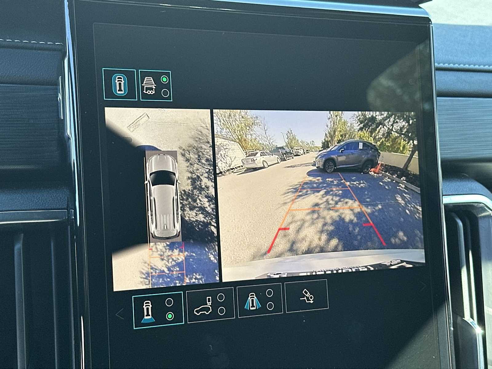 Thumbnail: 2025 GMC Acadia - 22