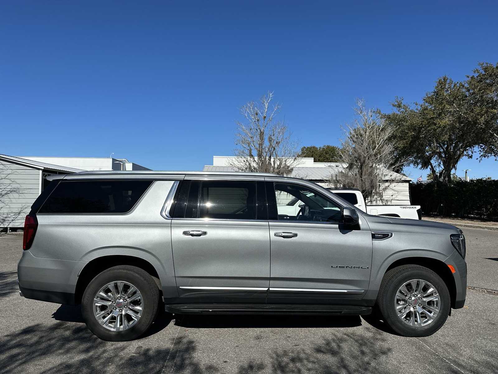 Thumbnail: 2024 GMC Yukon XL - 7