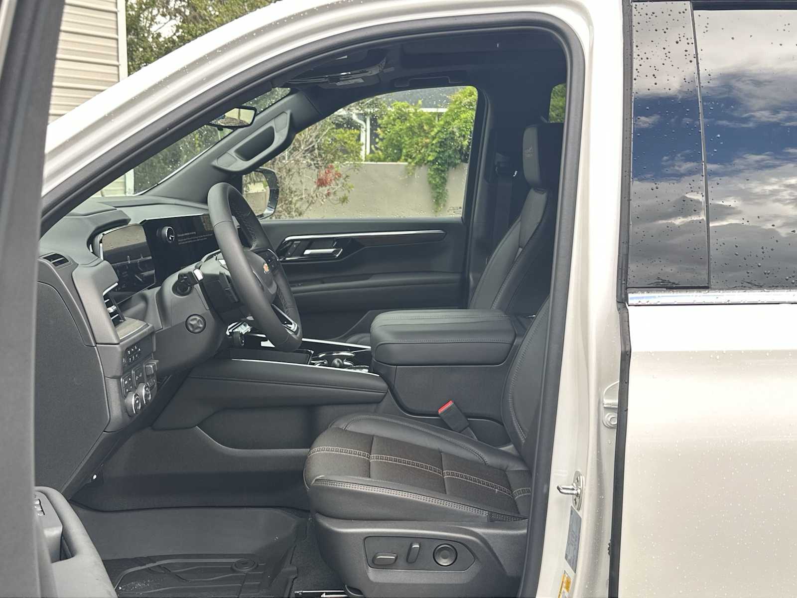 Thumbnail: 2025 Chevrolet Tahoe - 2