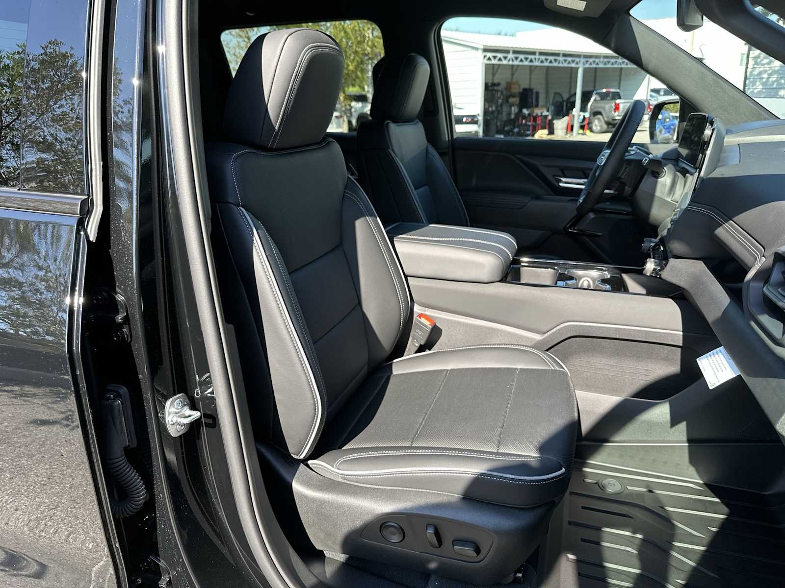 Thumbnail: 2026 Chevrolet Silverado EV - 19