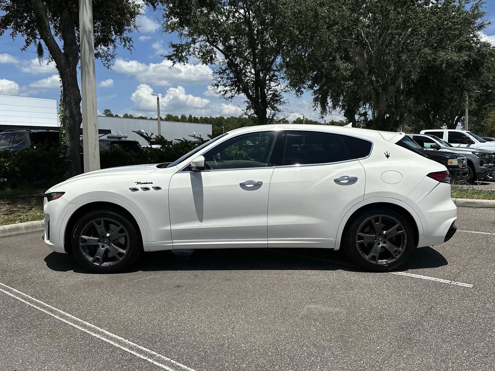 Thumbnail: 2023 Maserati Levante - 3