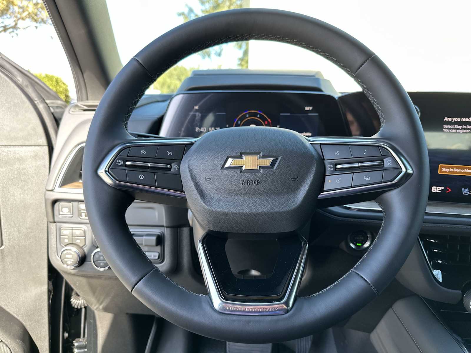 Thumbnail: 2026 Chevrolet Suburban - 21