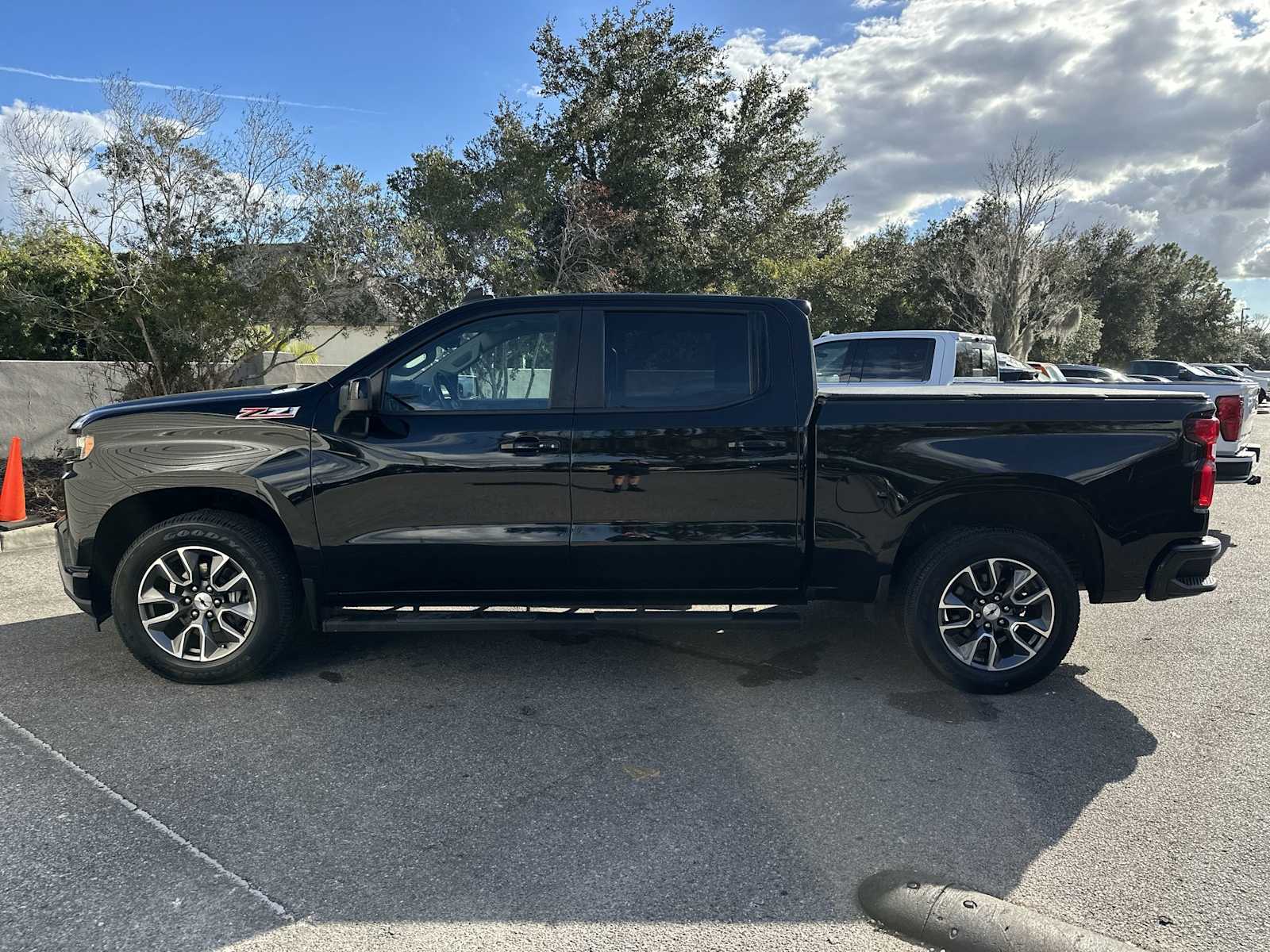 Thumbnail: 2020 Chevrolet Silverado 1500 - 3