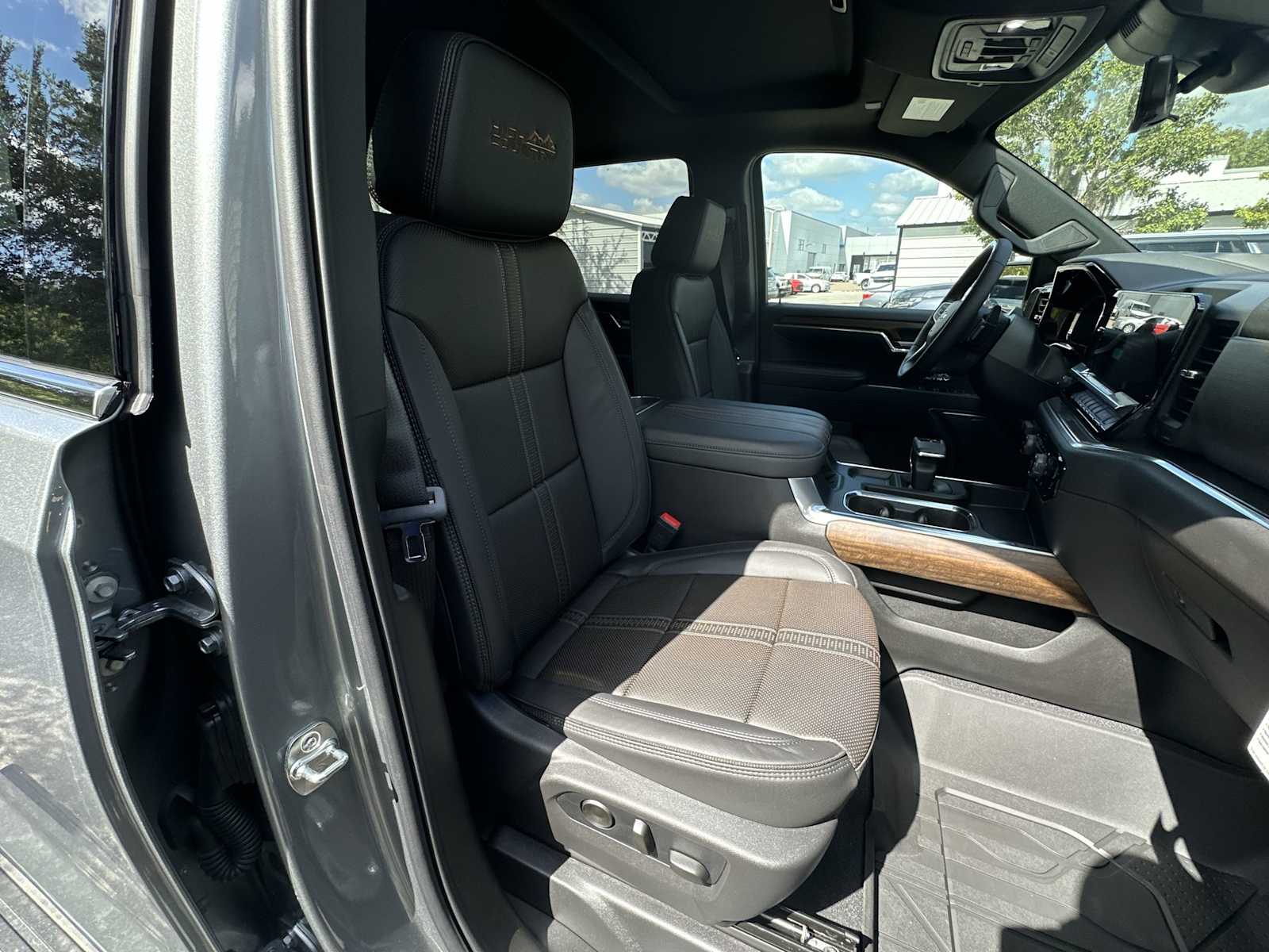 Thumbnail: 2026 Chevrolet Silverado 1500 - 19