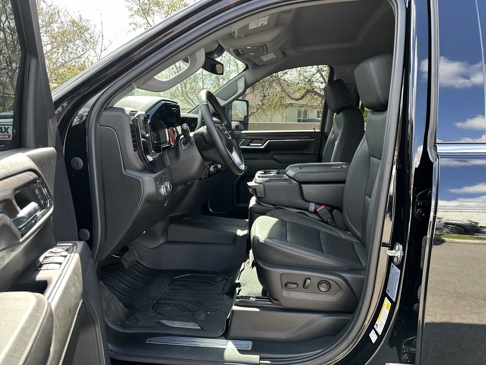 Thumbnail: 2024 GMC Sierra 3500 - 2