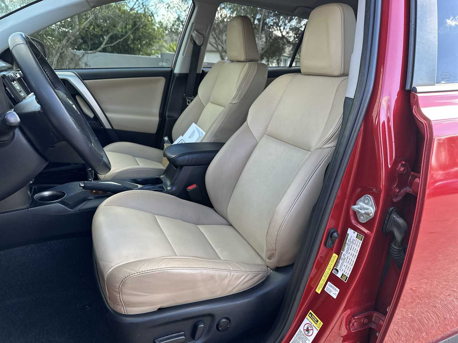 Thumbnail: 2015 Toyota RAV4 - 15