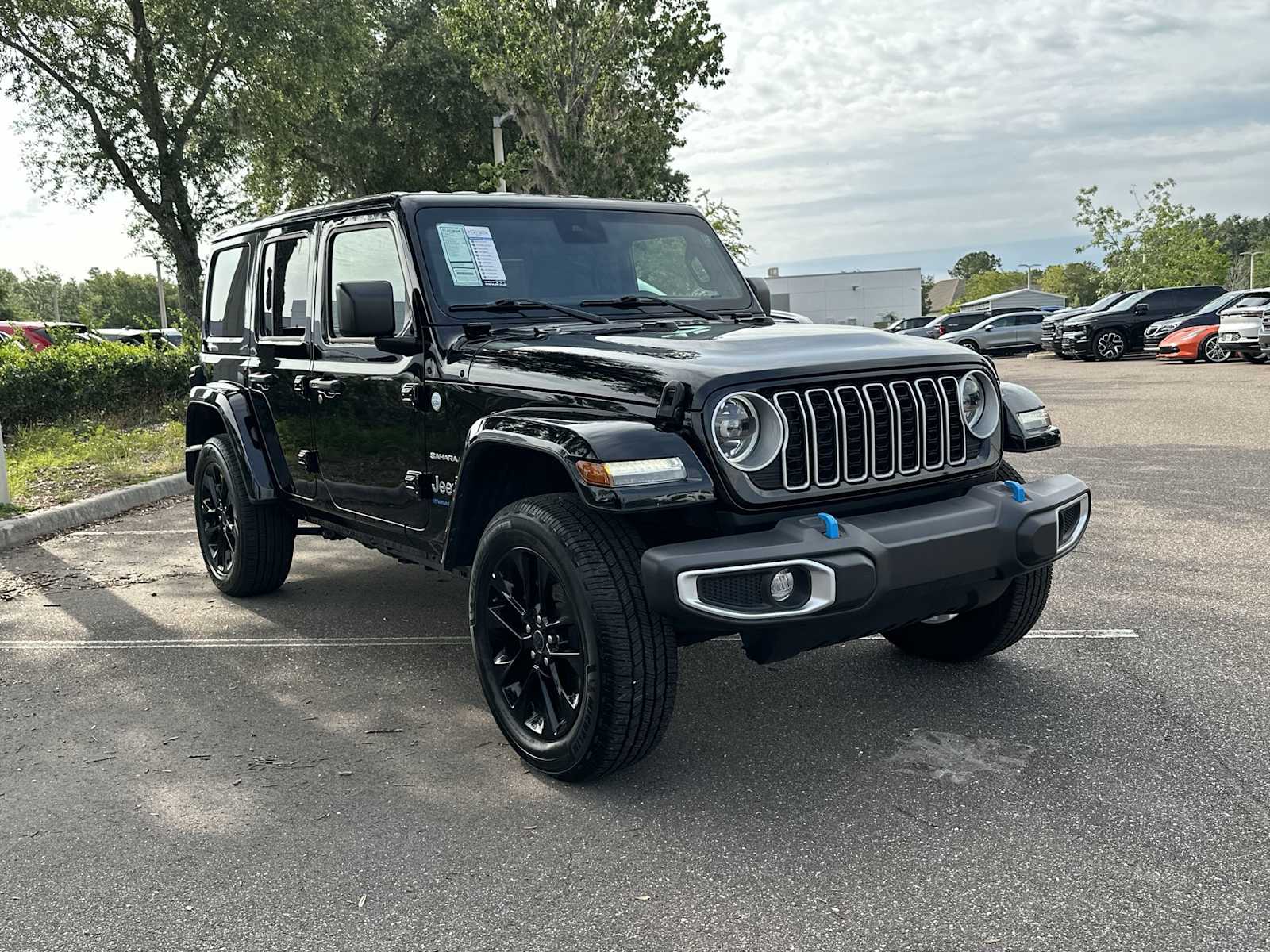 2024 Jeep Wrangler Sahara 8