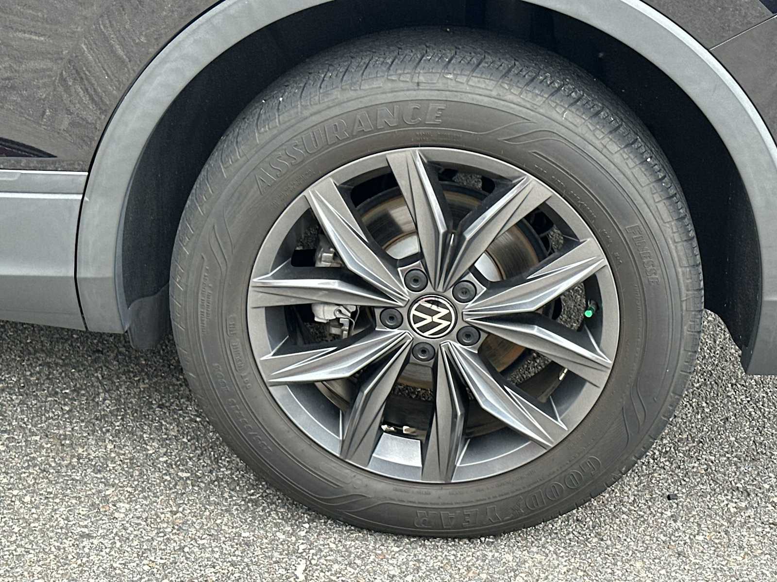 Thumbnail: 2023 Volkswagen Tiguan - 12