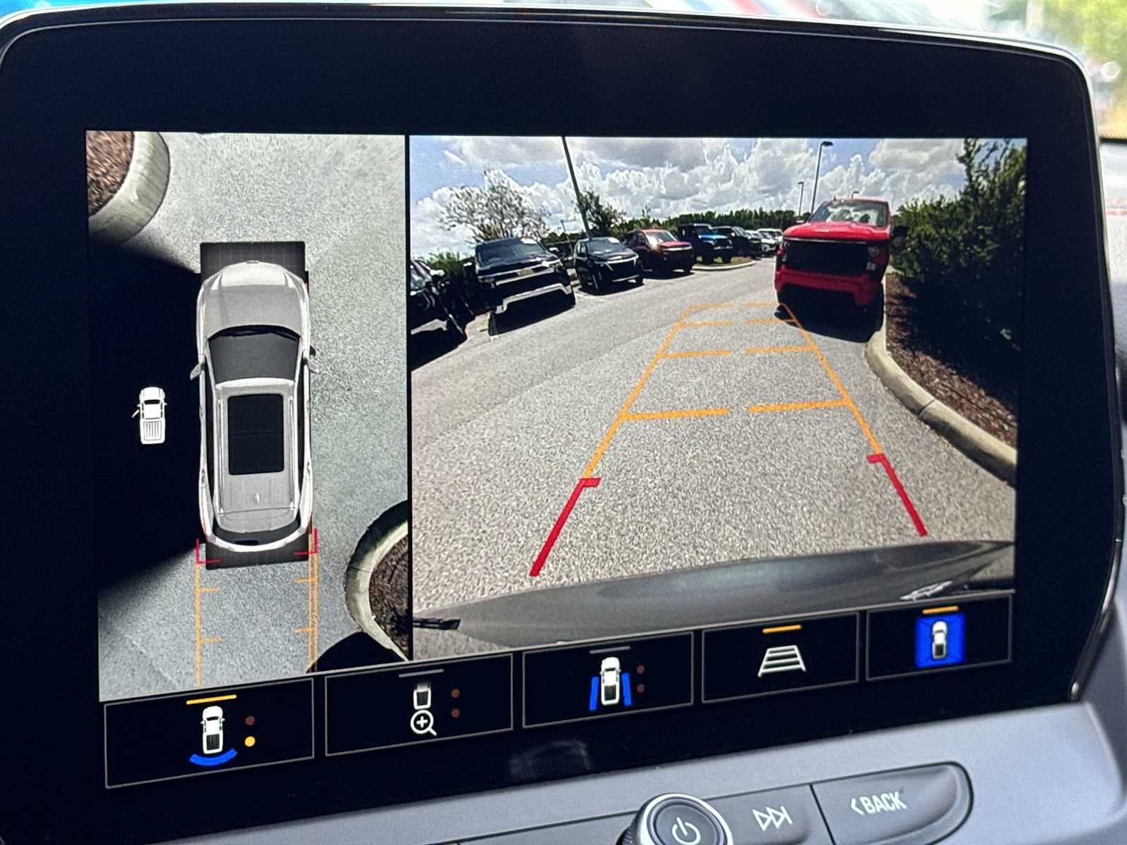 Thumbnail: 2025 Chevrolet Blazer - 33