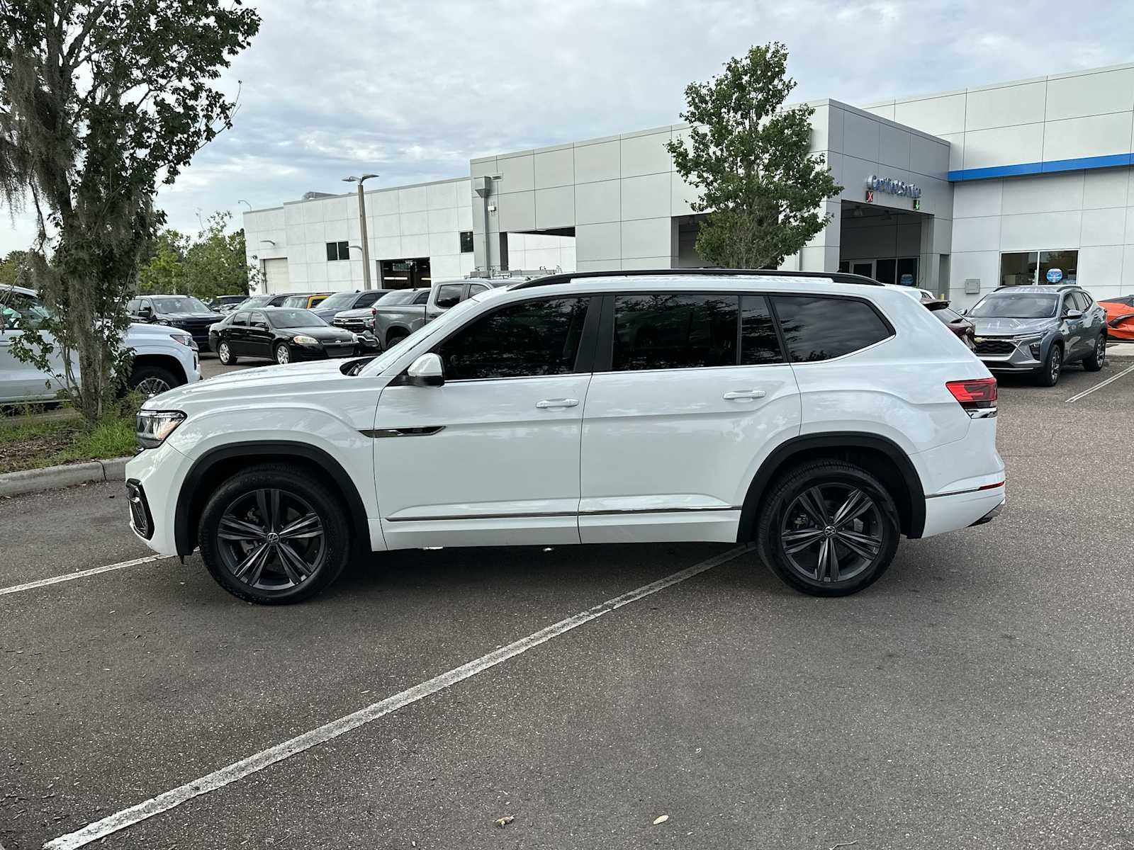 Thumbnail: 2021 Volkswagen Atlas - 3