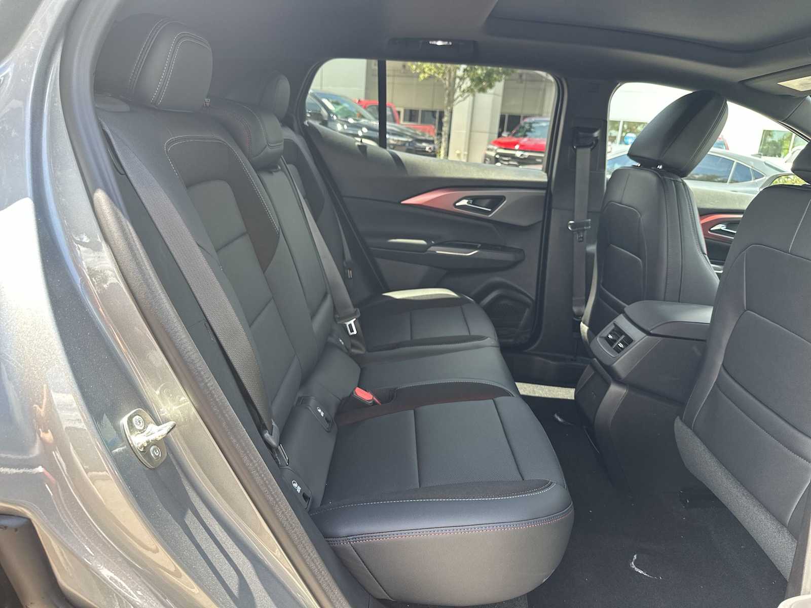 Thumbnail: 2025 Chevrolet Equinox - 18