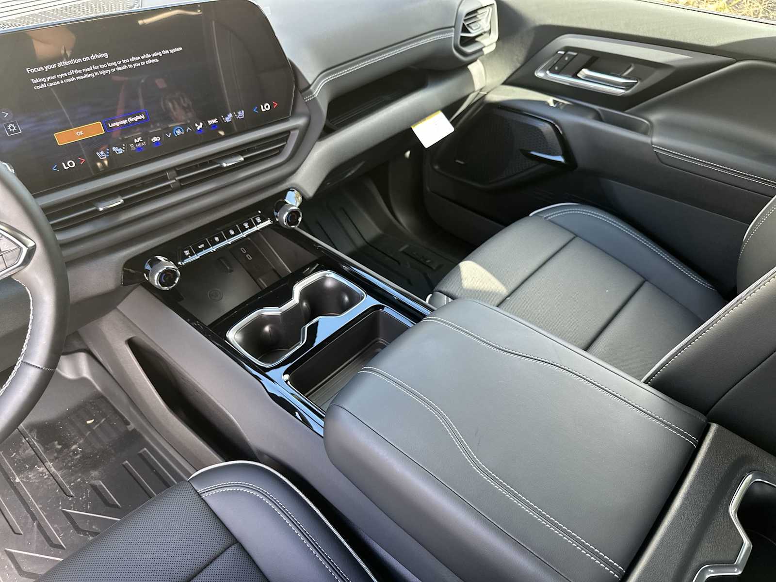 Thumbnail: 2026 Chevrolet Silverado EV - 21