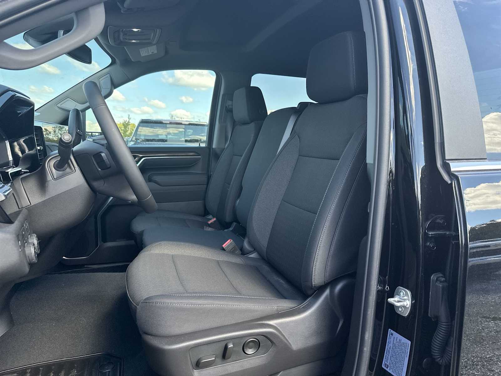 Thumbnail: 2025 Chevrolet Silverado 2500 - 15