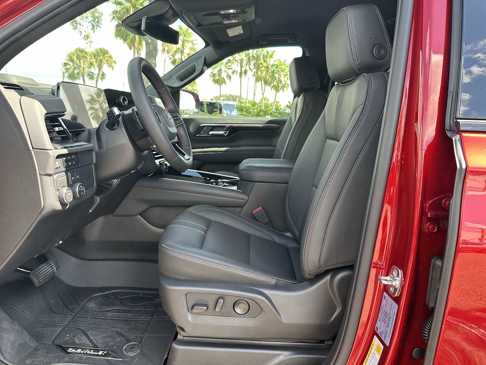 Thumbnail: 2025 Chevrolet Tahoe - 15