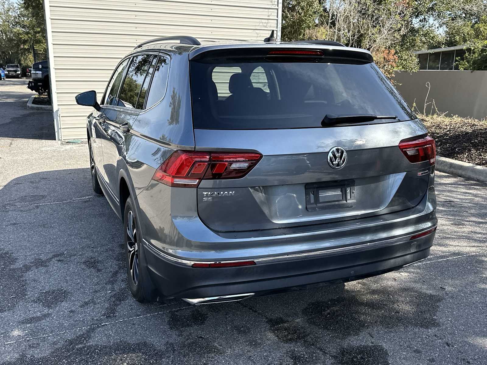 Thumbnail: 2021 Volkswagen Tiguan - 4