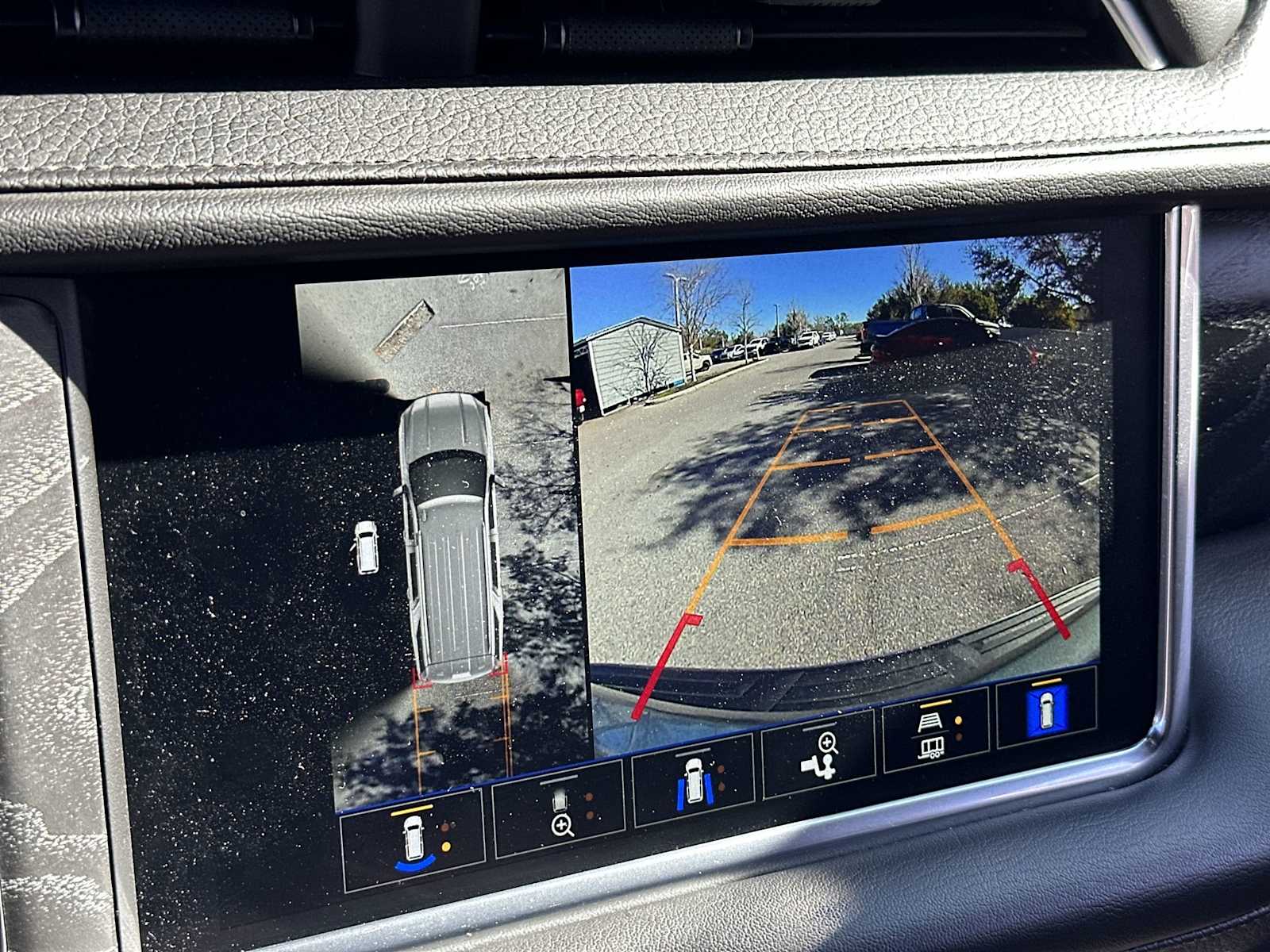 Thumbnail: 2024 GMC Yukon XL - 22