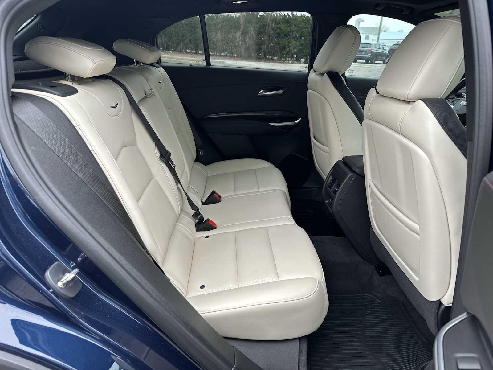 Thumbnail: 2021 Cadillac XT4 - 18