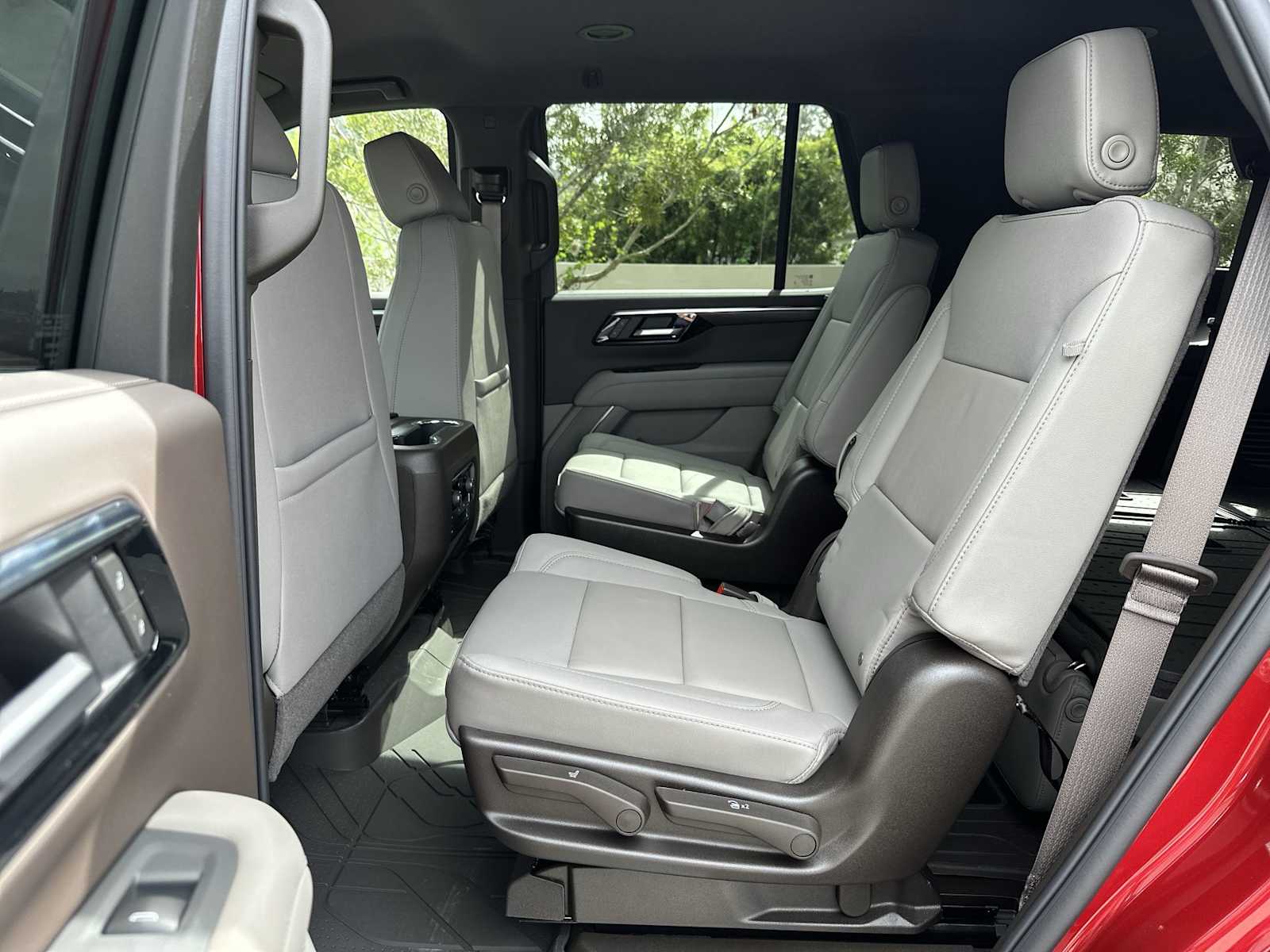 Thumbnail: 2026 Chevrolet Tahoe - 17