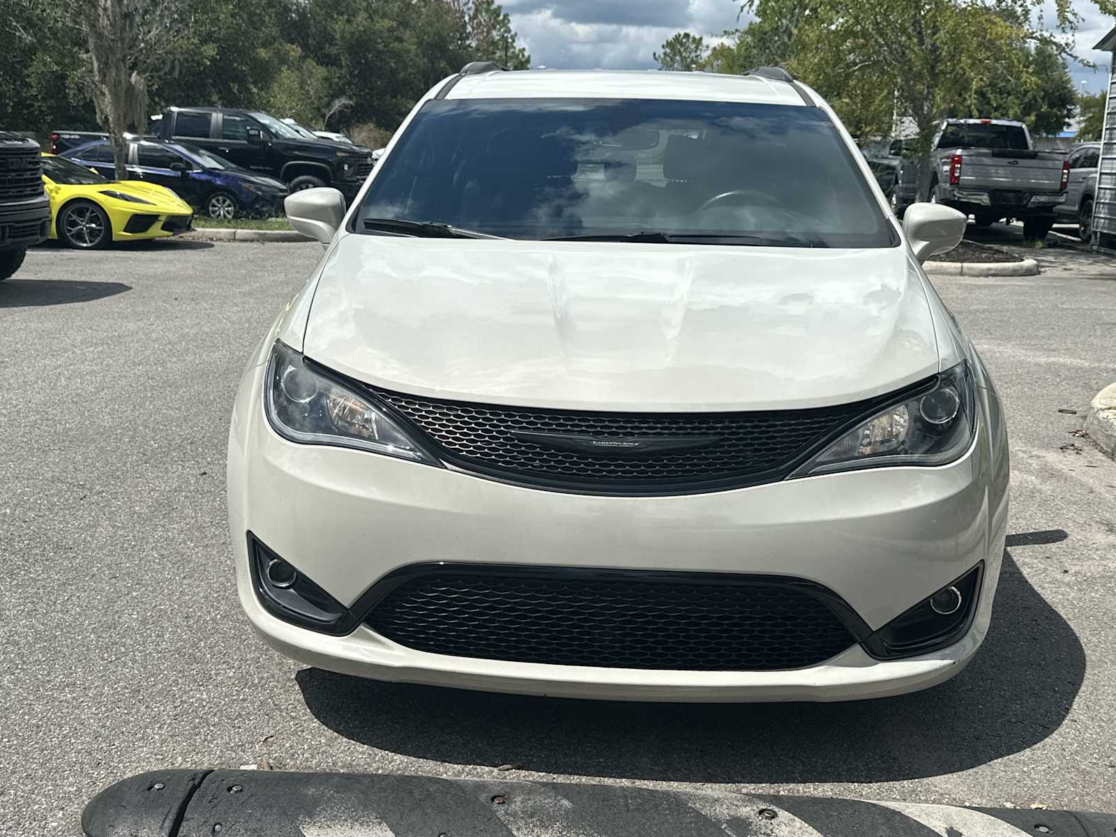 Thumbnail: 2020 Chrysler Pacifica - 9
