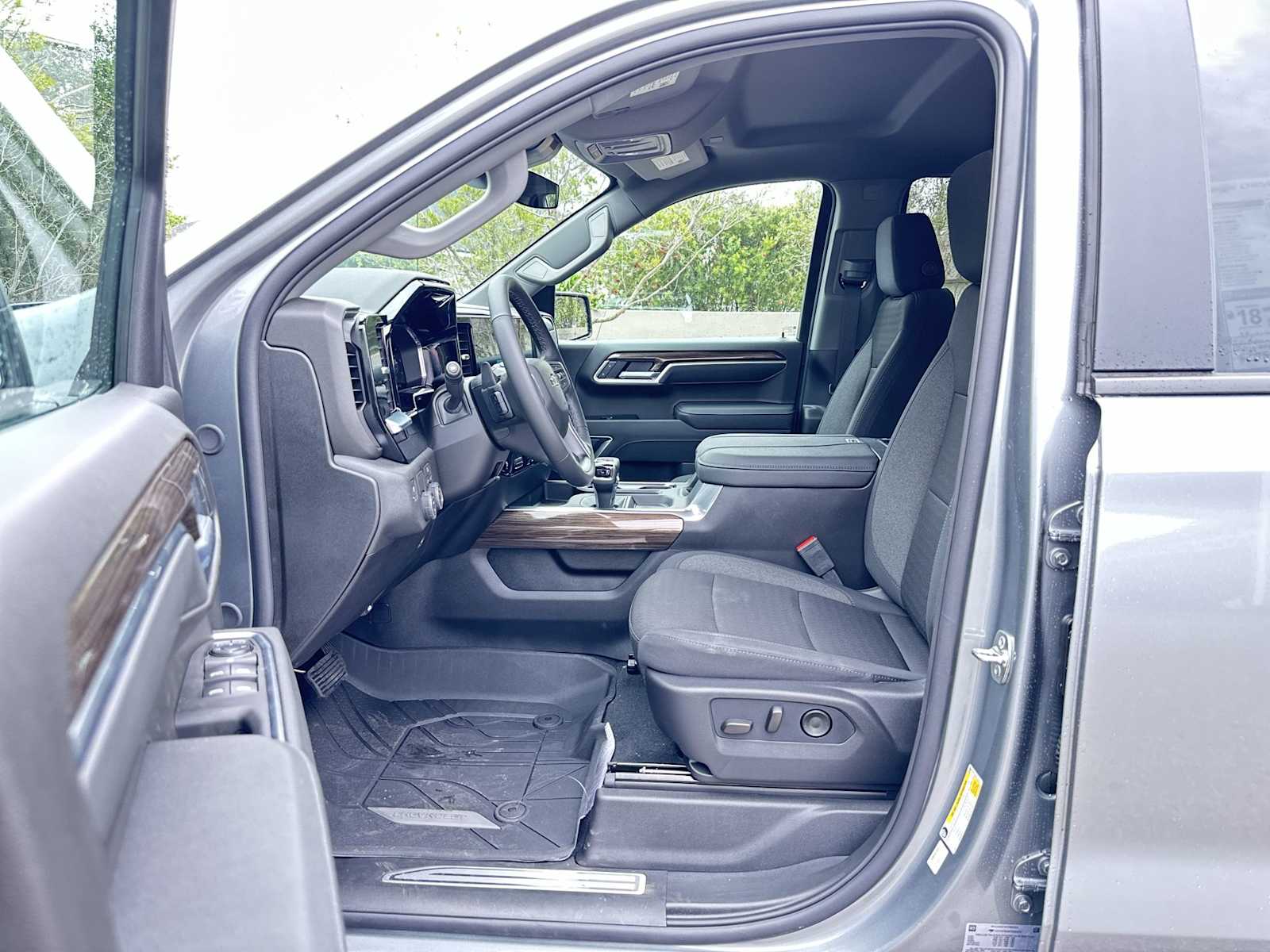 Thumbnail: 2026 Chevrolet Silverado 1500 - 2