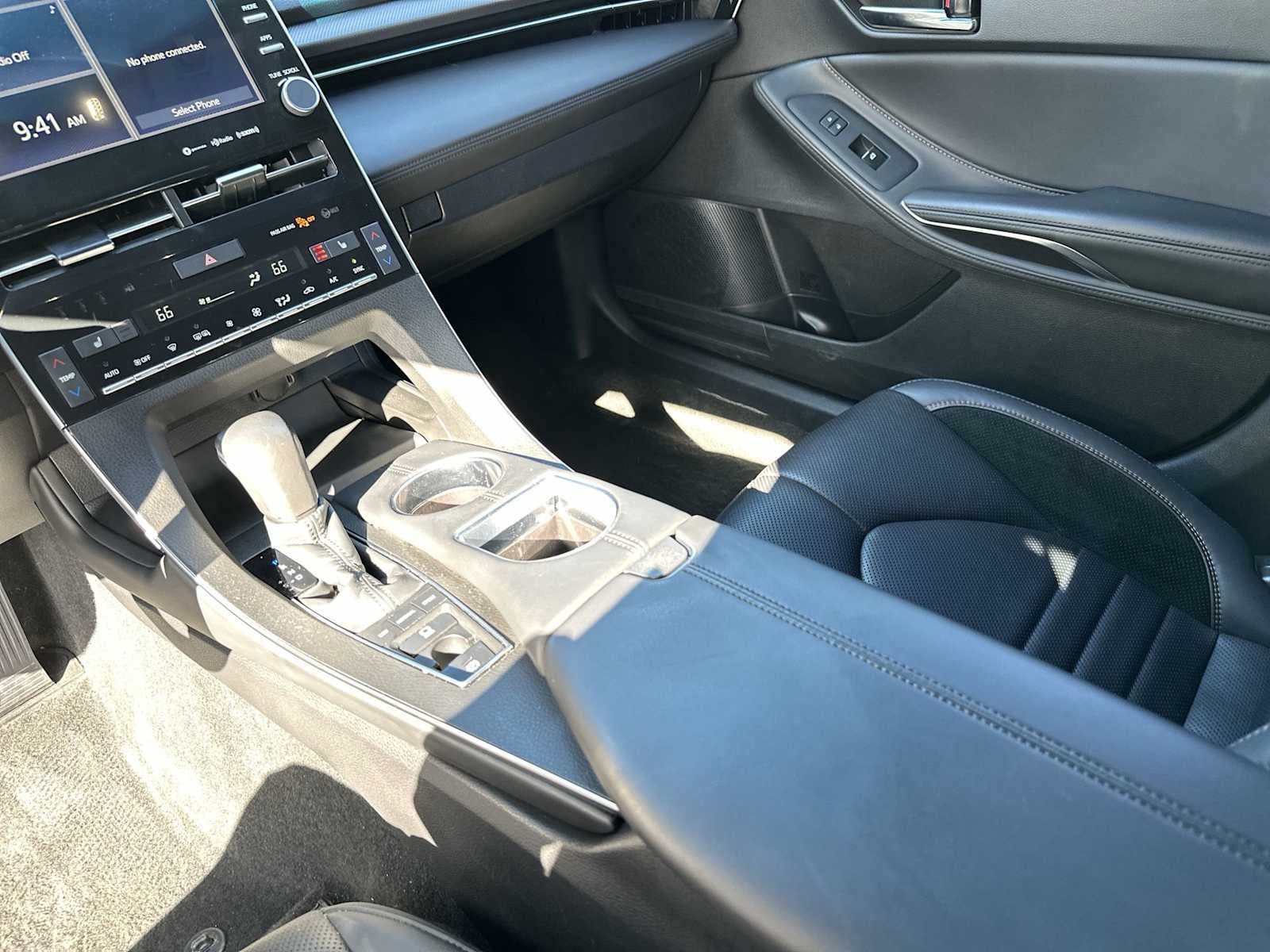 Thumbnail: 2021 Toyota Avalon - 21