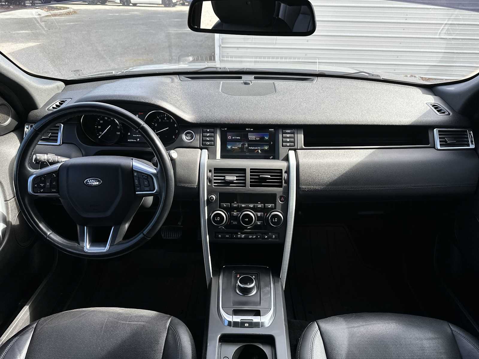 Thumbnail: 2019 Land Rover Discovery Sport - 14