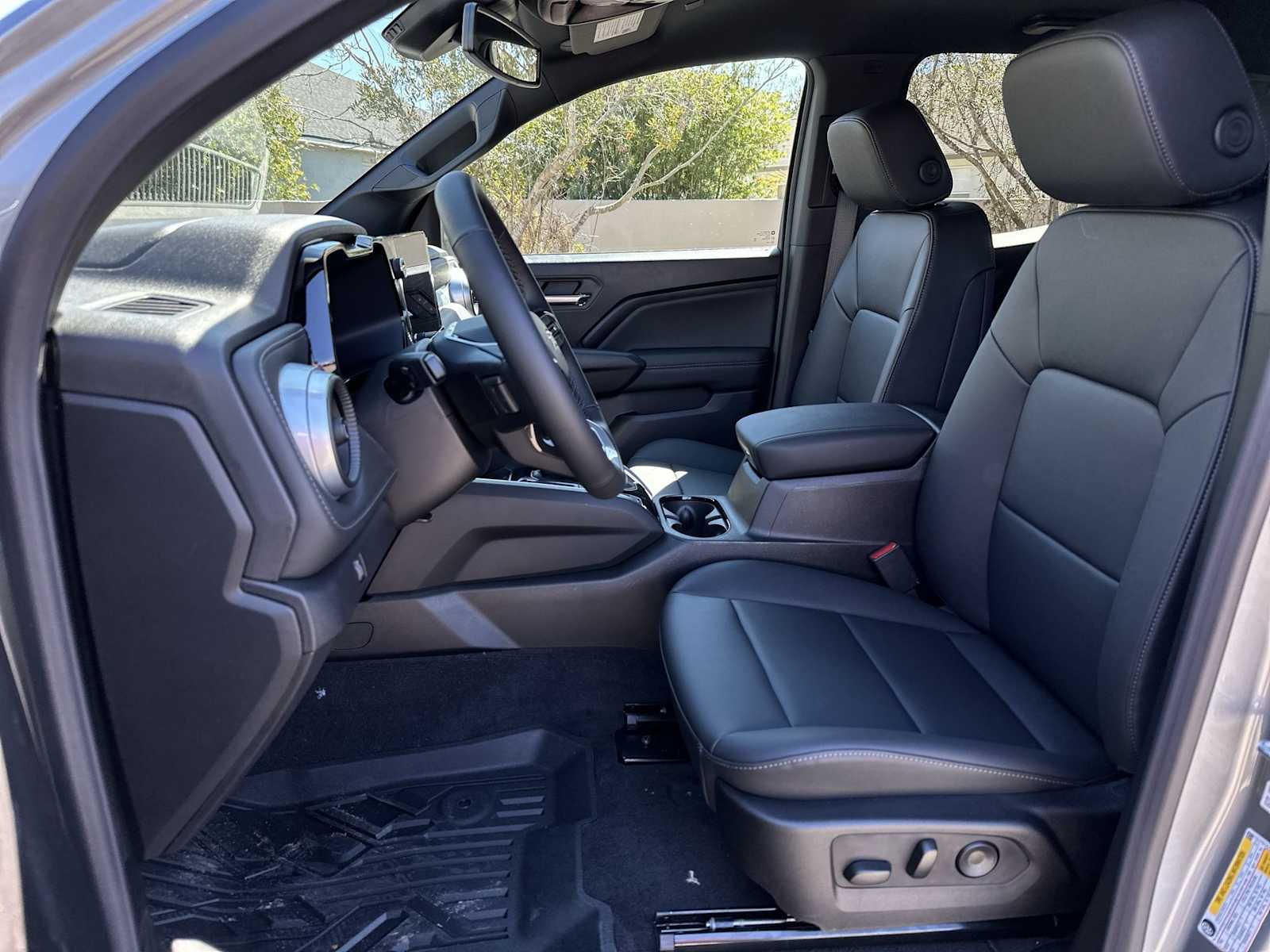 Thumbnail: 2026 Chevrolet Colorado - 15