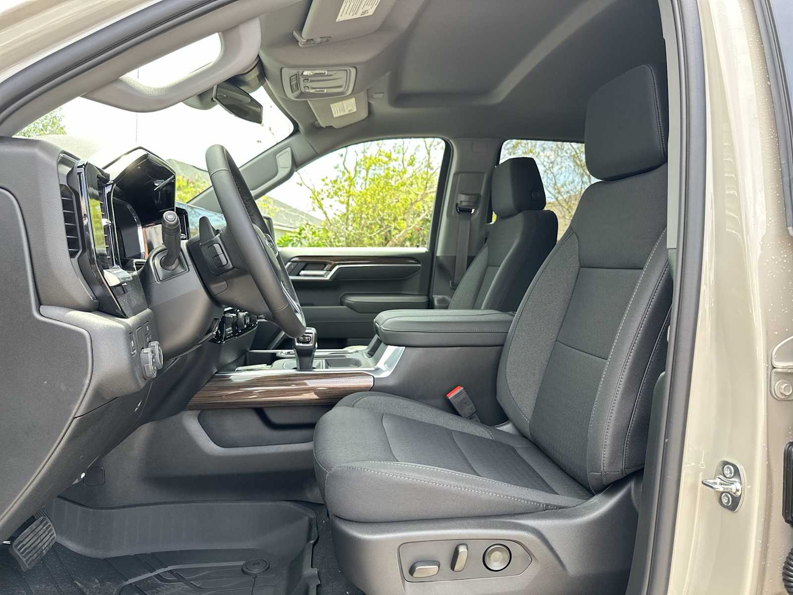 Thumbnail: 2026 Chevrolet Silverado 1500 - 2