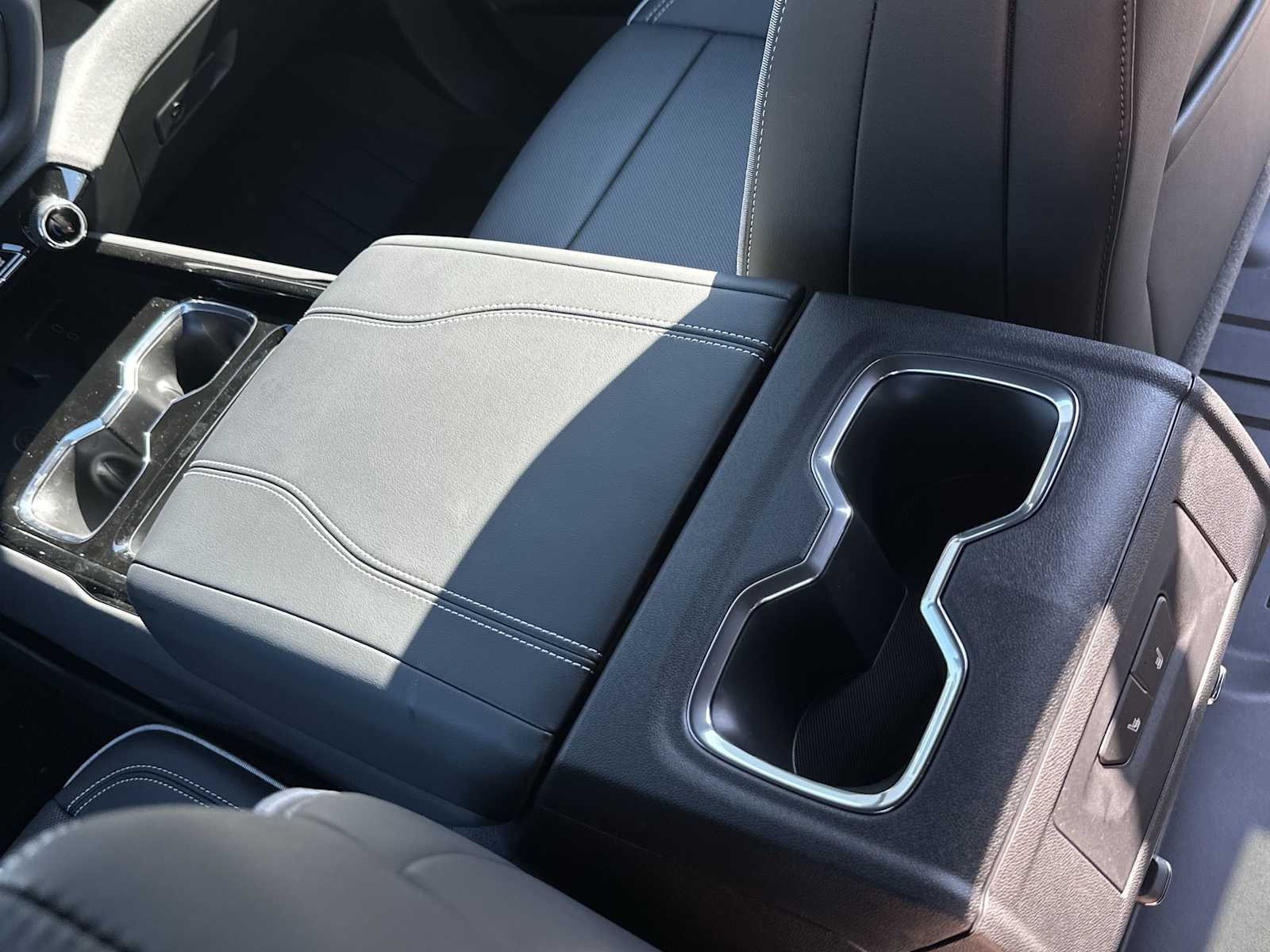 Thumbnail: 2026 Chevrolet Silverado EV - 21