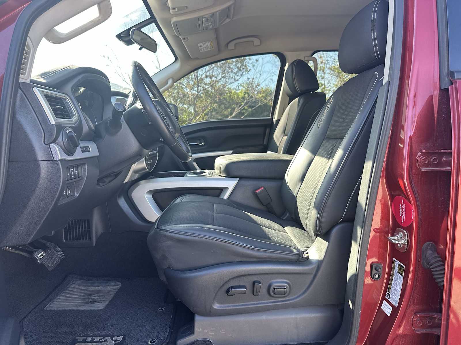 Thumbnail: 2019 Nissan Titan - 2