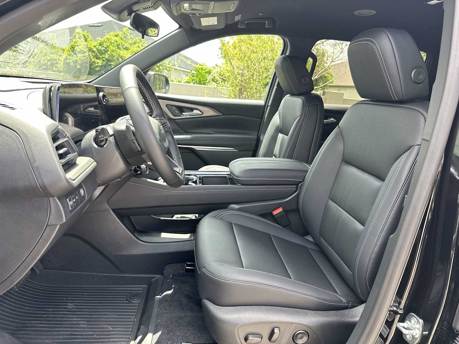 Thumbnail: 2026 Chevrolet Traverse - 15
