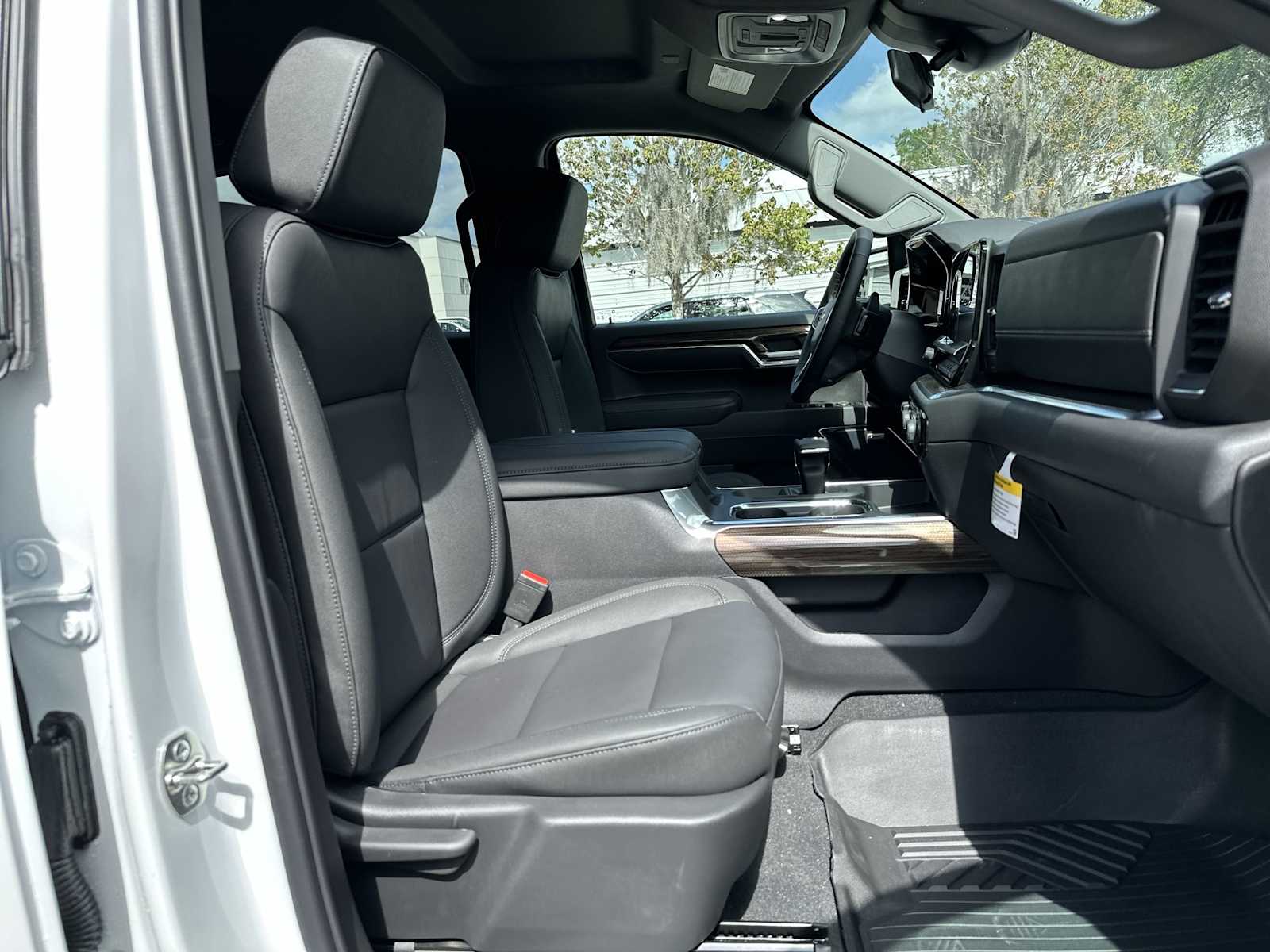 Thumbnail: 2026 Chevrolet Silverado 1500 - 19