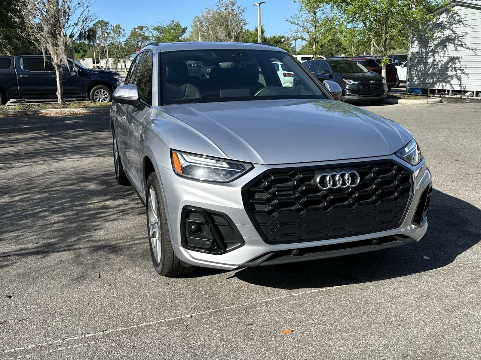 Thumbnail: 2025 Audi Q5 - 8