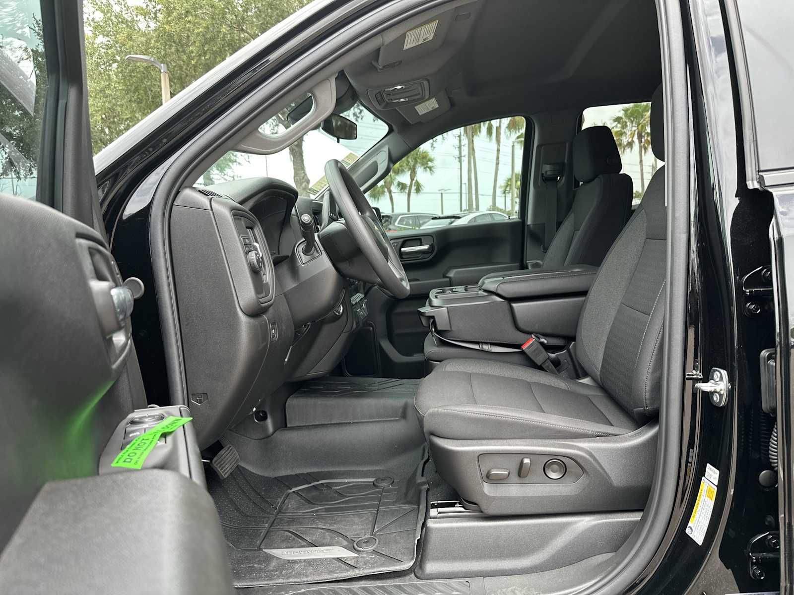 Thumbnail: 2025 Chevrolet Silverado 1500 - 2