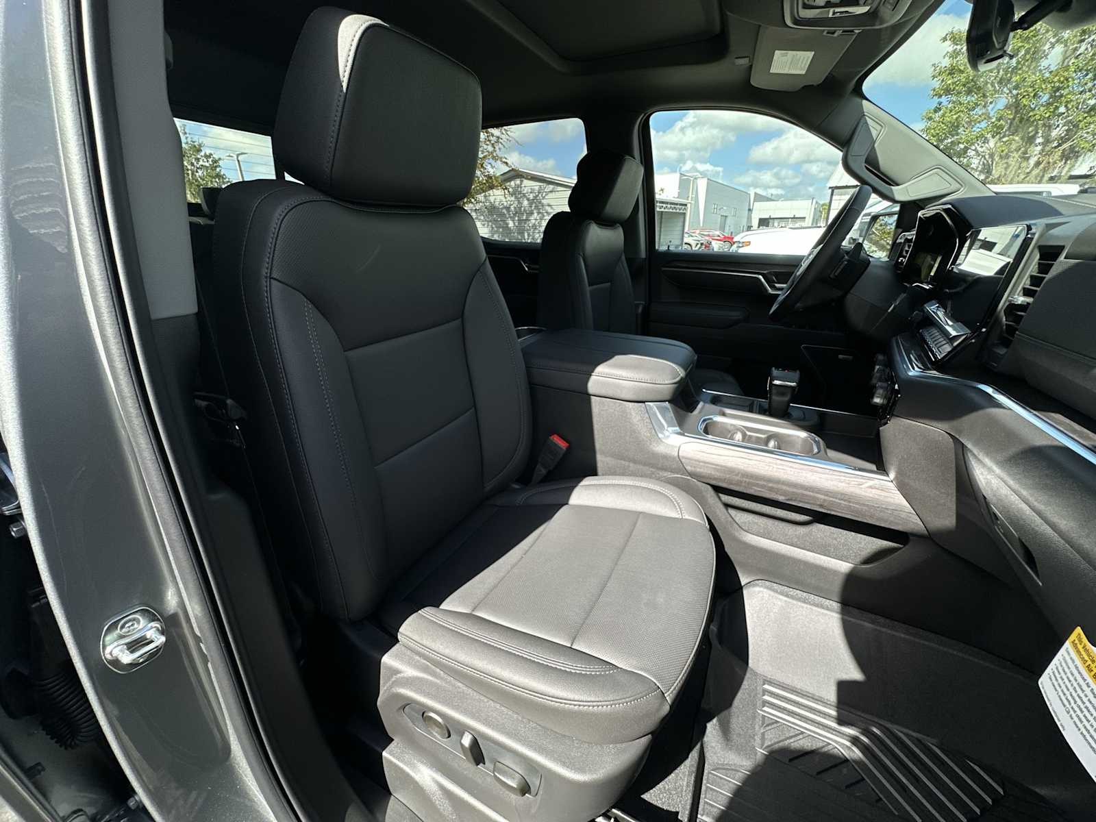 Thumbnail: 2026 Chevrolet Silverado 1500 - 19