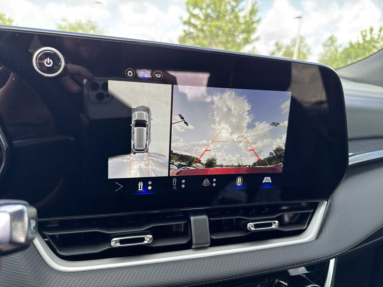 Thumbnail: 2026 Chevrolet Equinox - 22