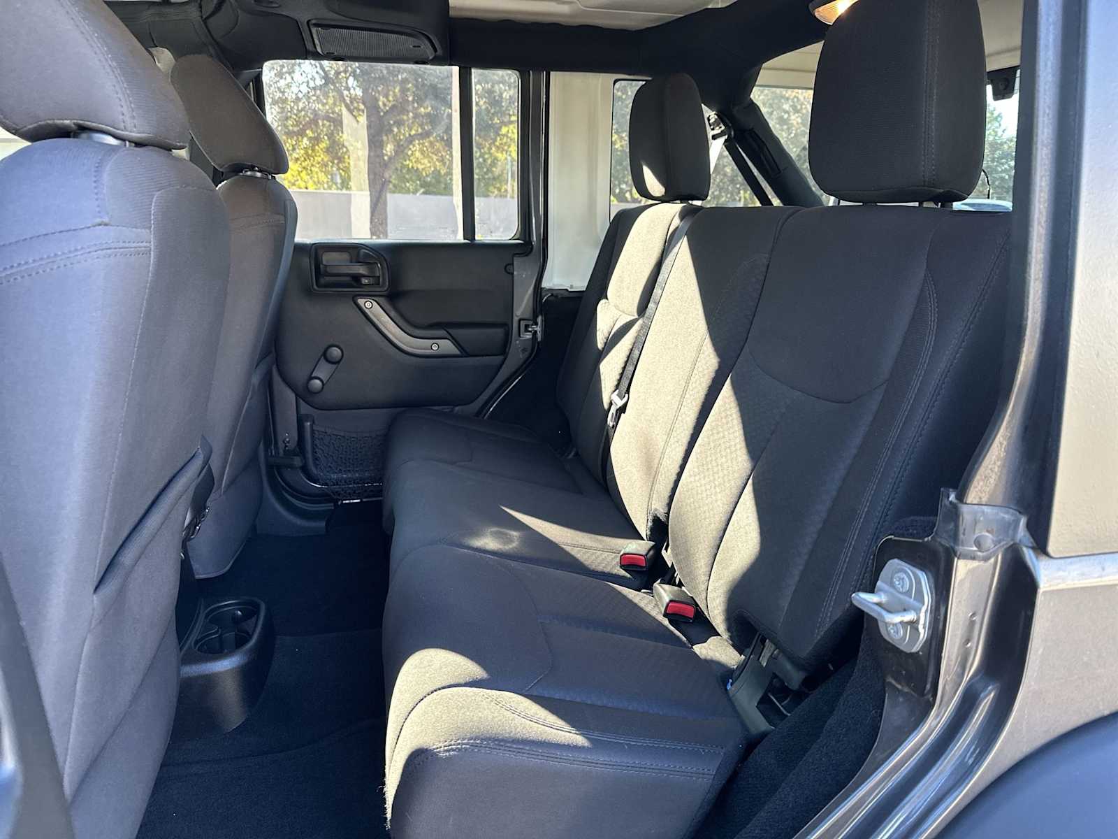 Thumbnail: 2017 Jeep Wrangler - 17