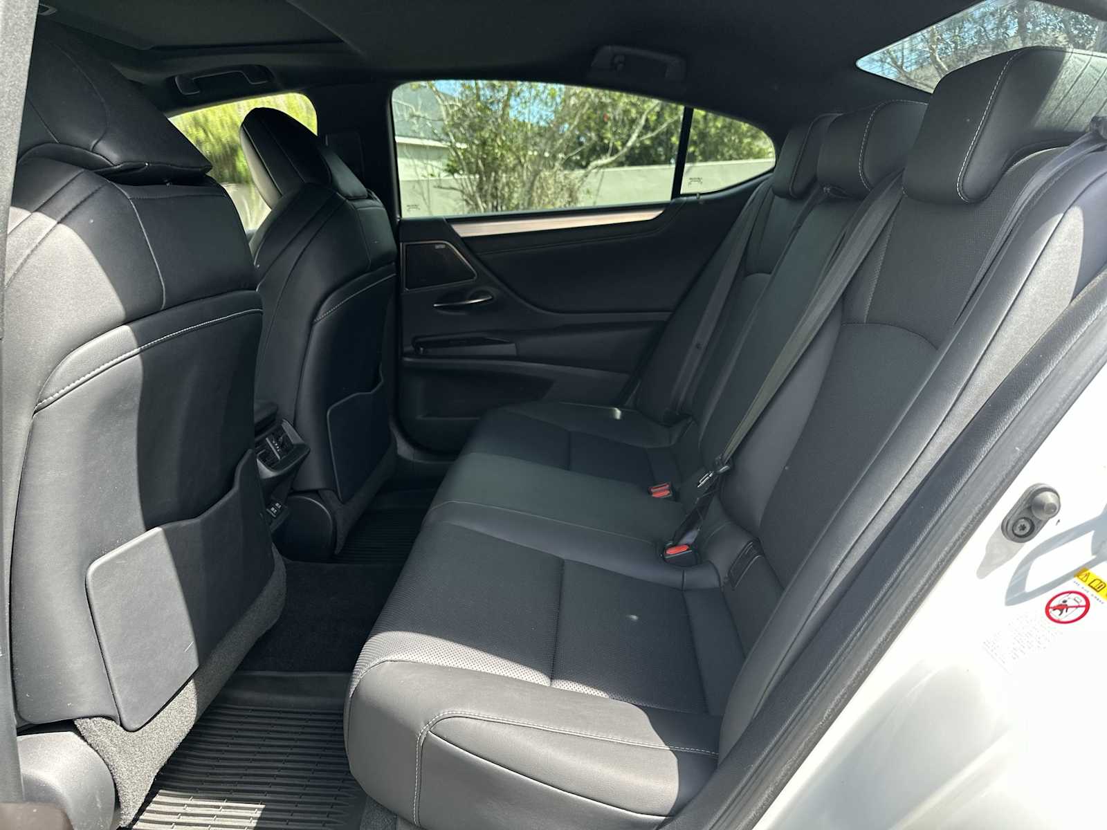 Thumbnail: 2019 Lexus ES - 17