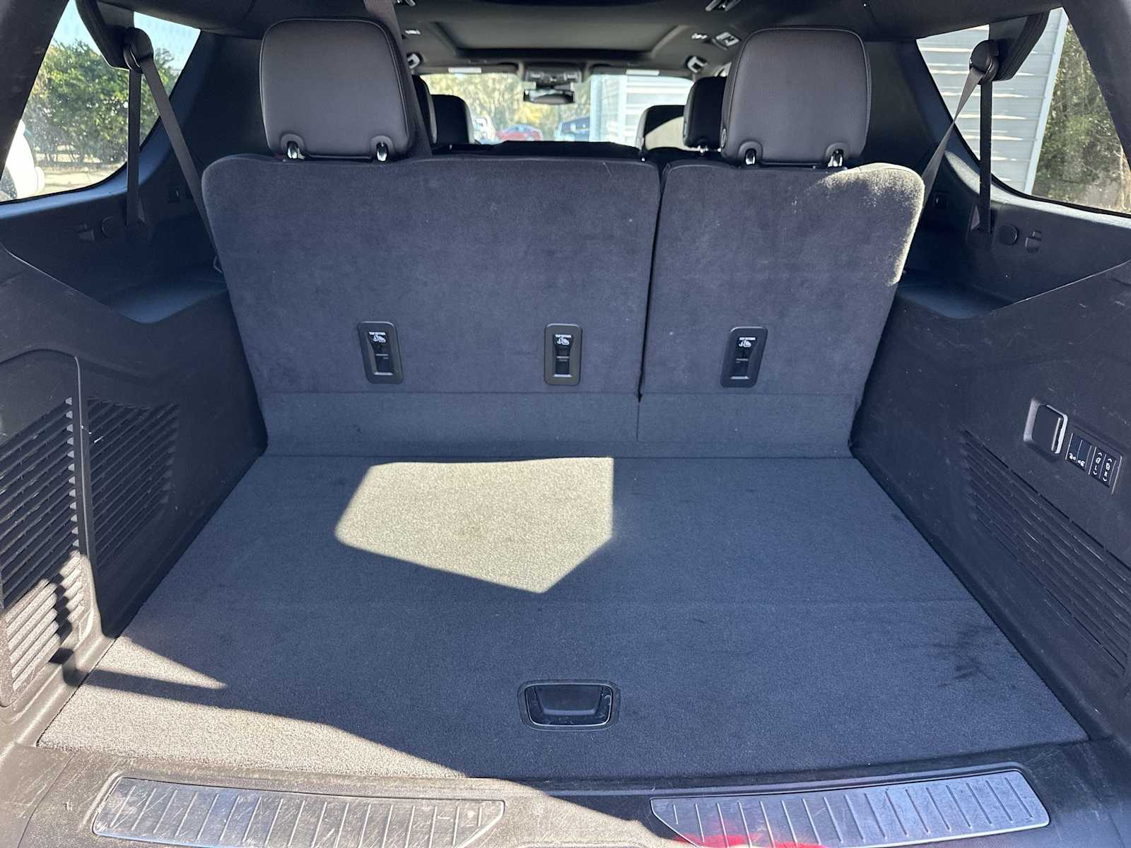 Thumbnail: 2024 GMC Yukon XL - 25