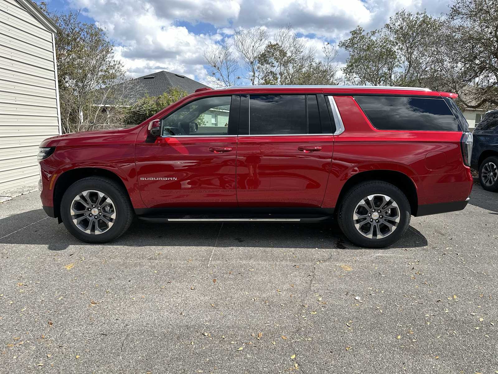 Thumbnail: 2026 Chevrolet Suburban - 3