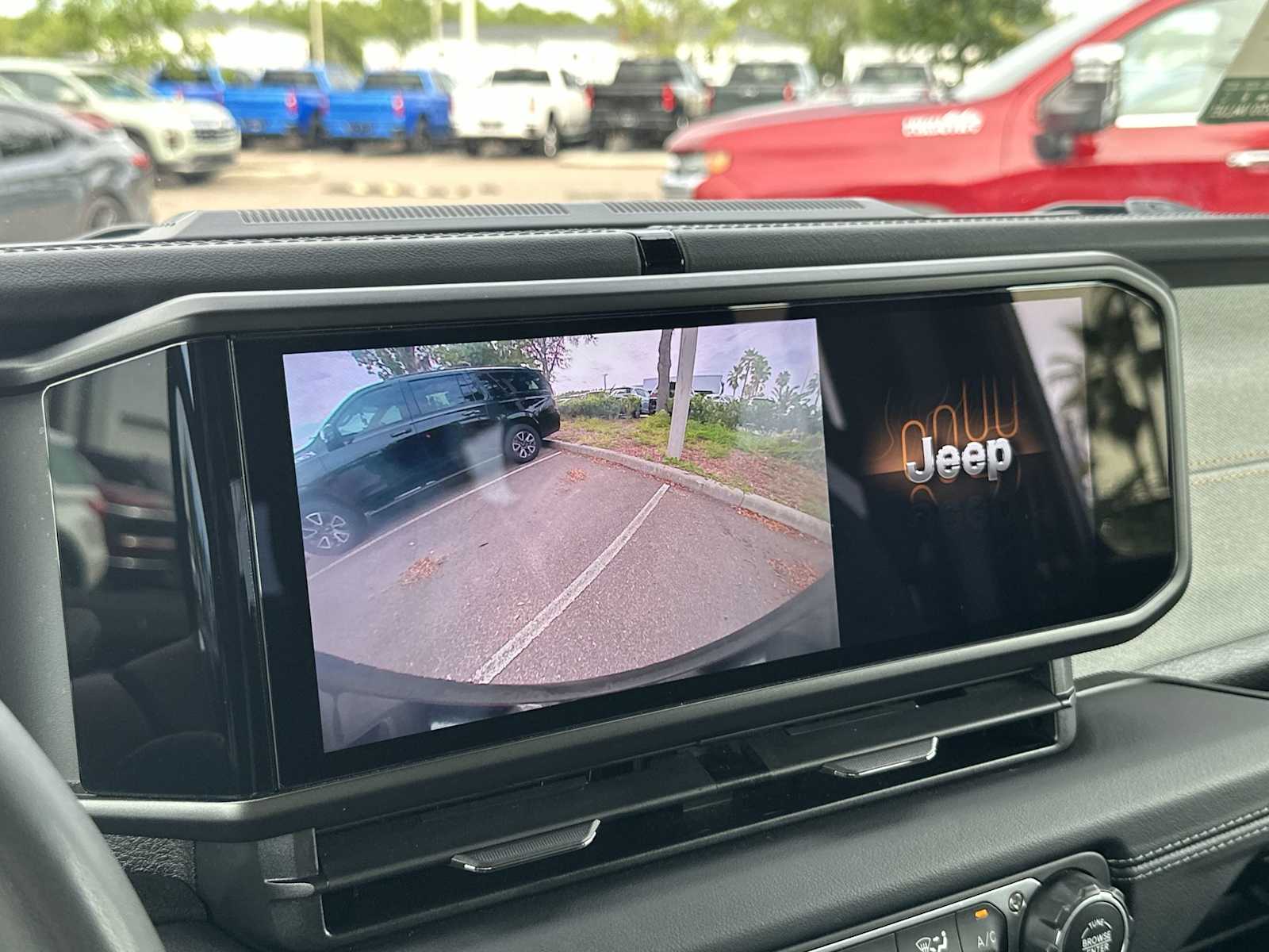 2024 Jeep Wrangler Sahara 22
