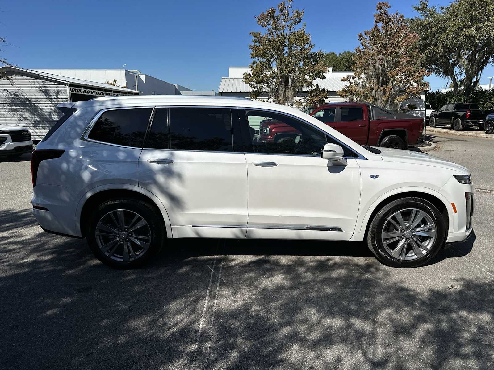 Thumbnail: 2025 Cadillac XT6 - 7