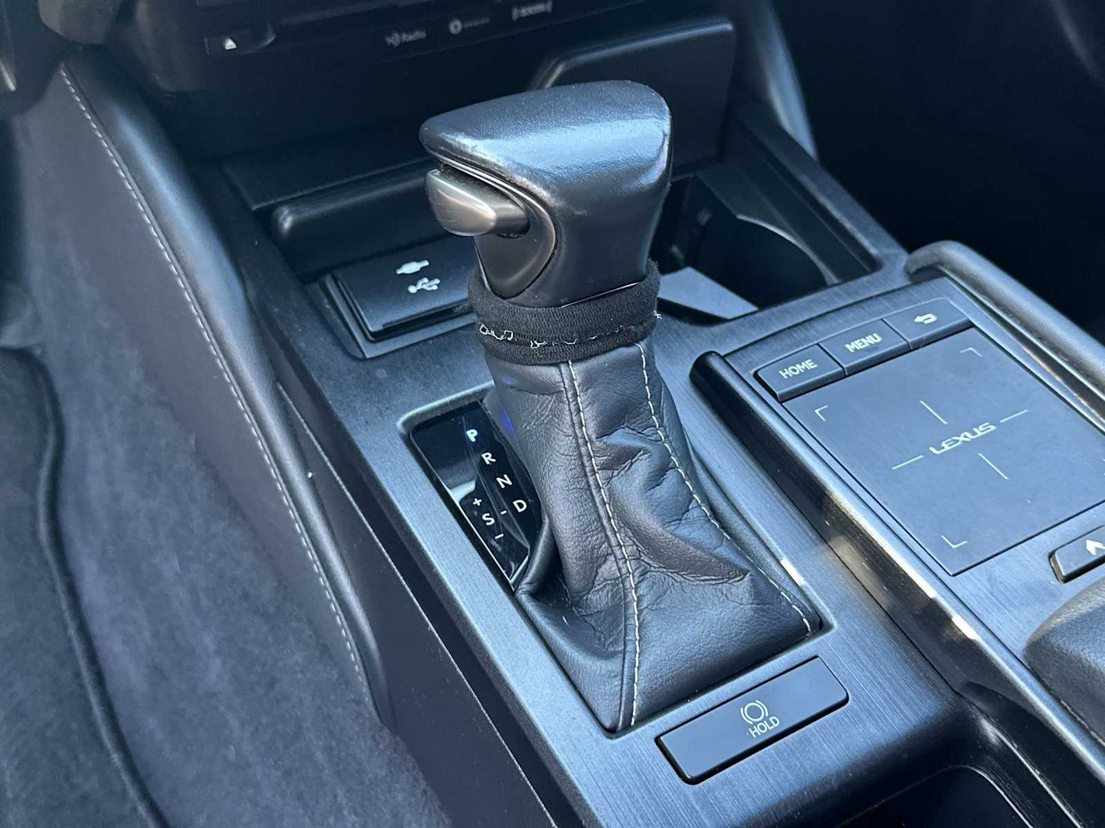 Thumbnail: 2021 Lexus ES - 24